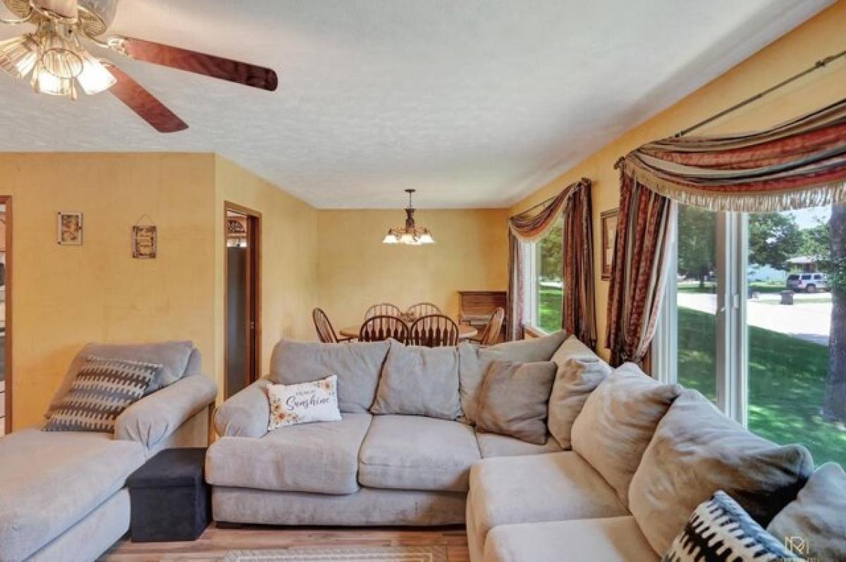 Picture of Home For Sale in Auburn, Nebraska, United States
