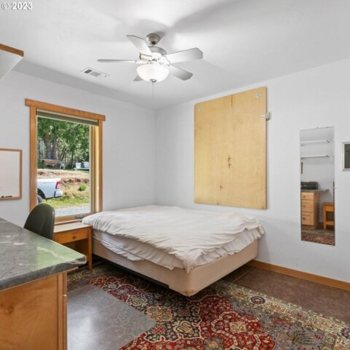 Picture of Home For Sale in Azalea, Oregon, United States
