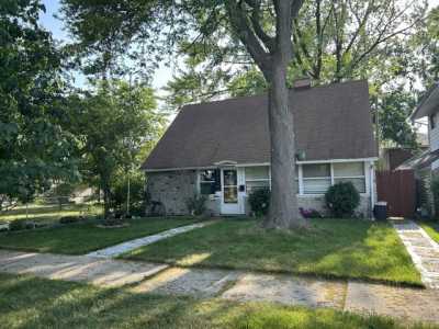 Home For Sale in Lyons, Illinois