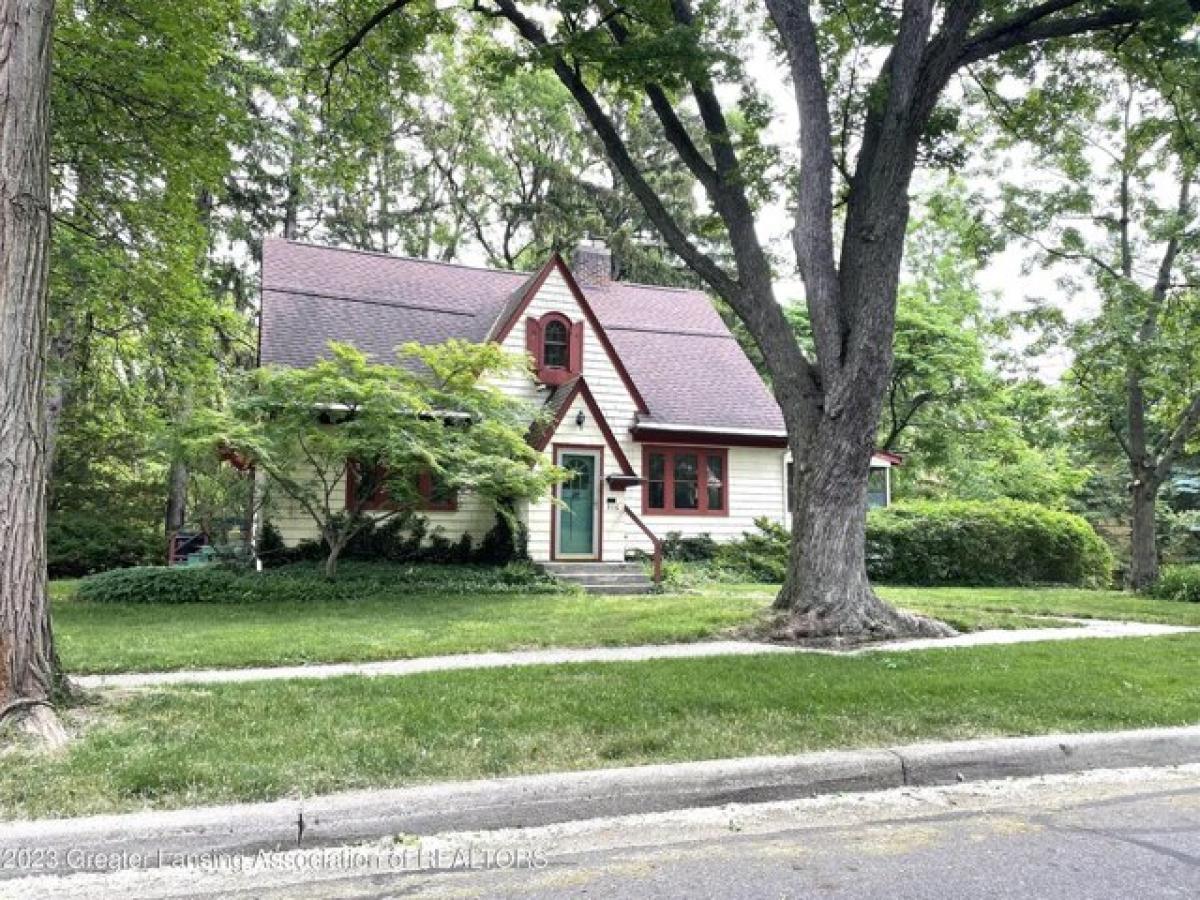 Picture of Home For Sale in East Lansing, Michigan, United States