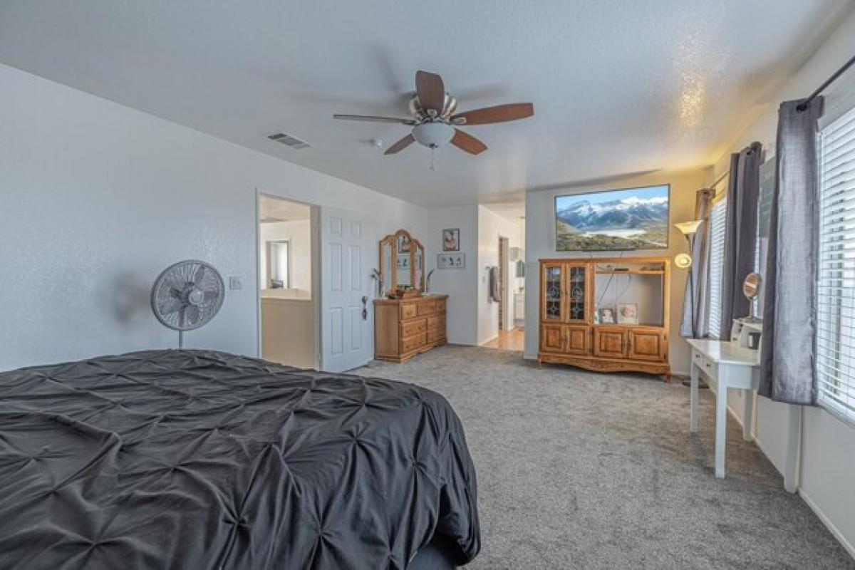 Picture of Home For Sale in Rosamond, California, United States