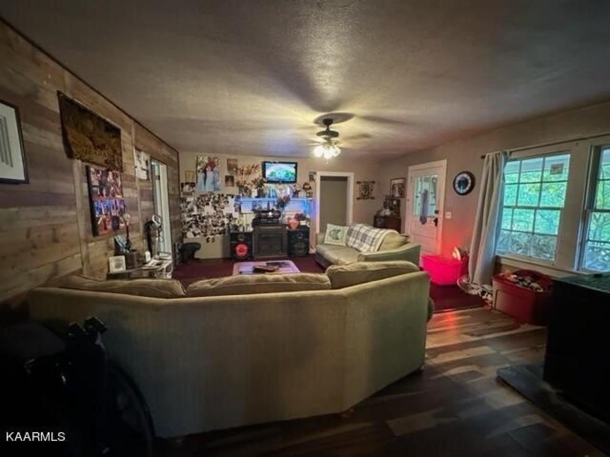 Picture of Home For Sale in Jonesville, Virginia, United States