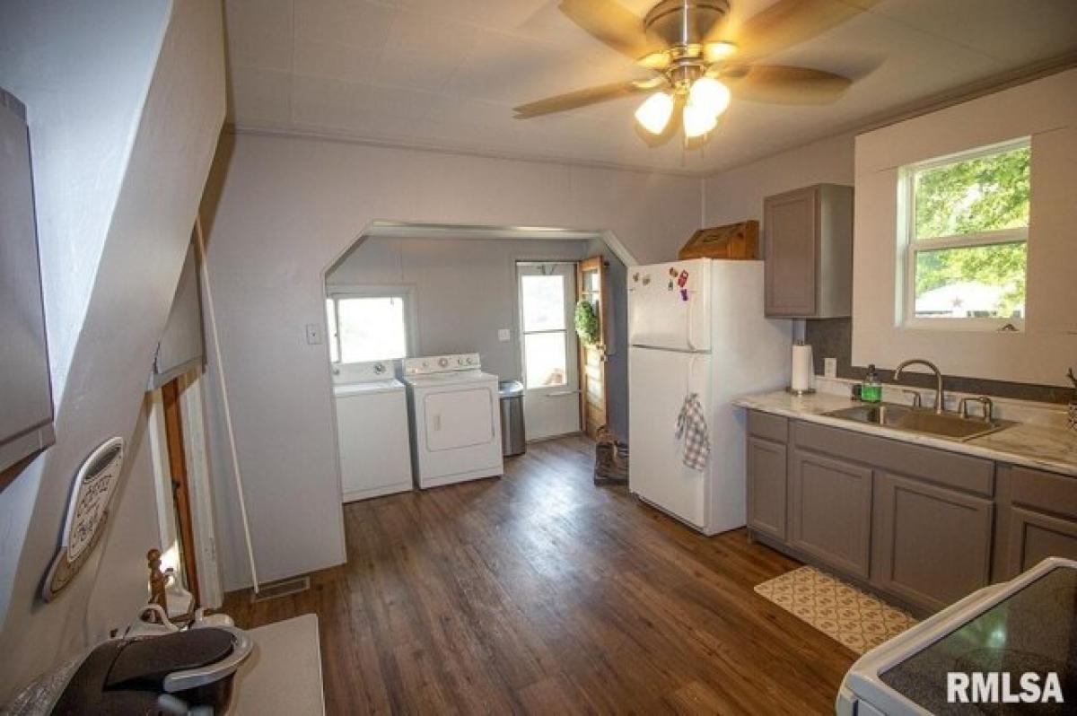 Picture of Home For Sale in Centralia, Illinois, United States