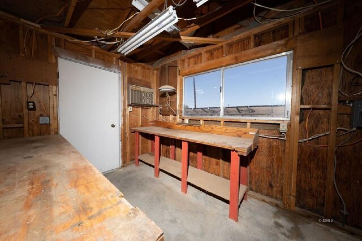 Picture of Home For Sale in Ridgecrest, California, United States