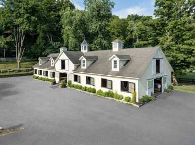 Home For Sale in Bedford, New York