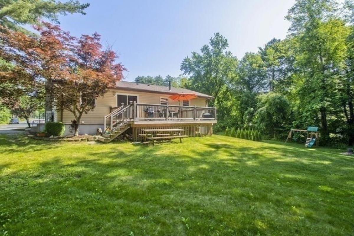 Picture of Home For Sale in Wilbraham, Massachusetts, United States