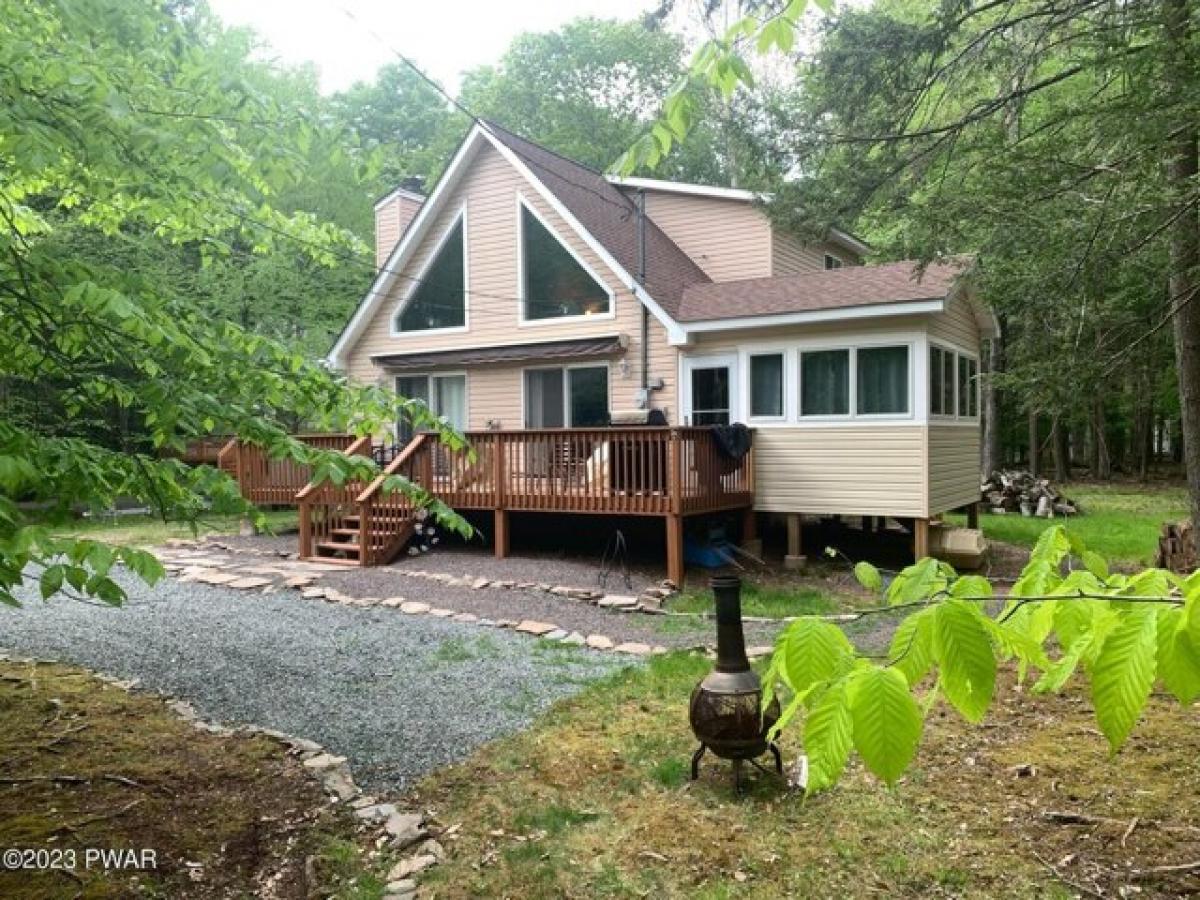 Picture of Home For Sale in Lake Ariel, Pennsylvania, United States