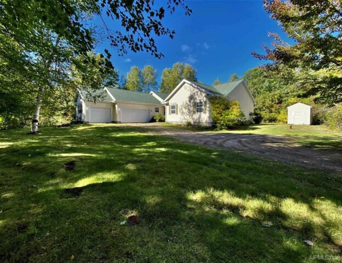 Picture of Home For Sale in Gwinn, Michigan, United States