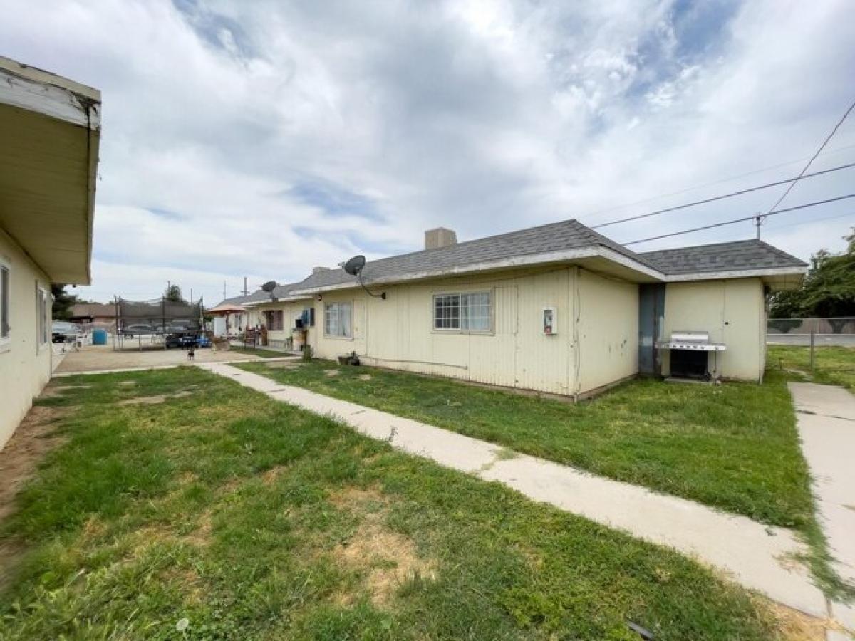 Picture of Home For Sale in Farmersville, California, United States
