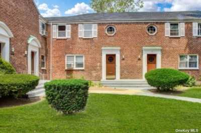 Home For Sale in Rosedale, New York