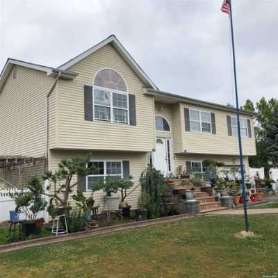 Apartment For Rent in Islip, New York