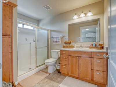 Home For Sale in Cottage Grove, Oregon