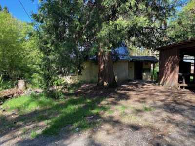 Home For Sale in Wolf Creek, Oregon