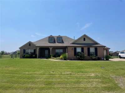 Home For Sale in Collinsville, Oklahoma