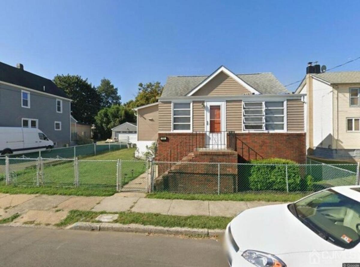 Picture of Home For Sale in South Amboy, New Jersey, United States