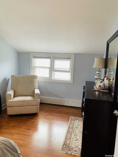 Home For Rent in Glen Cove, New York