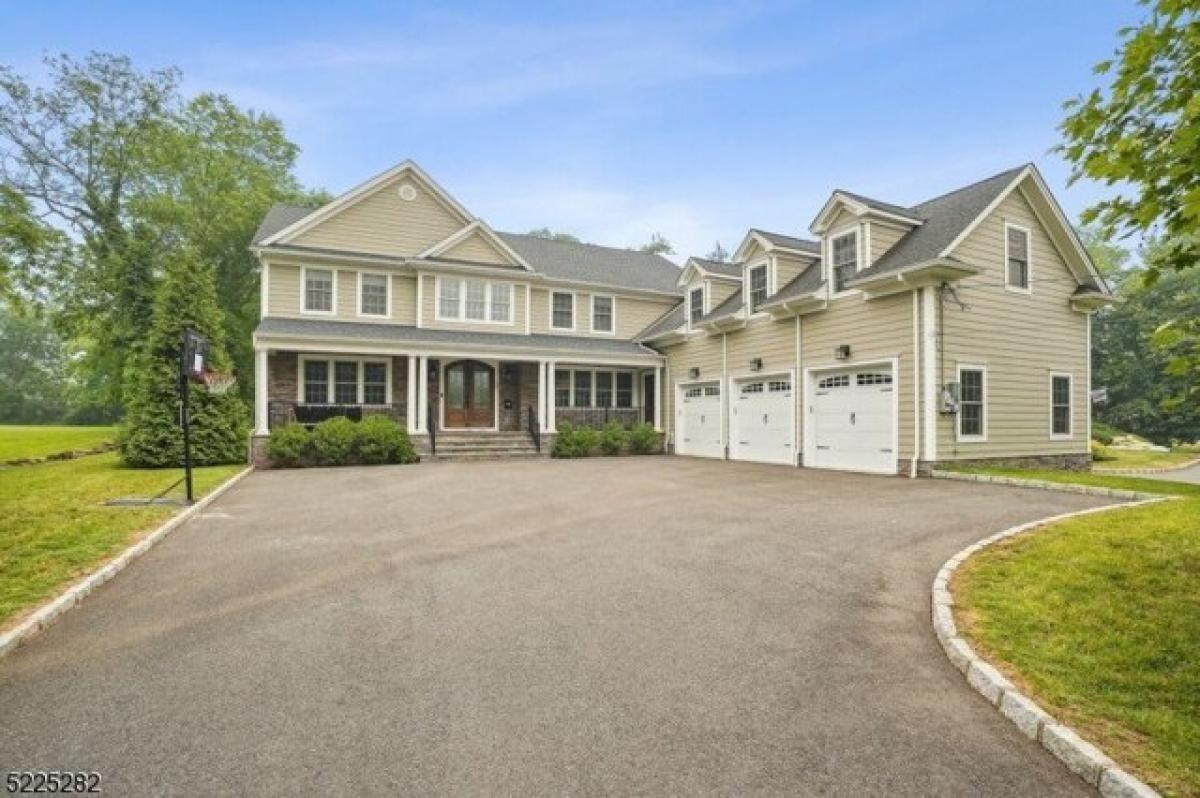 Picture of Home For Sale in Livingston, New Jersey, United States