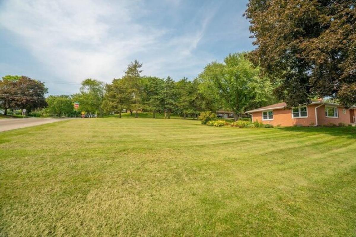 Picture of Residential Land For Sale in Stoughton, Wisconsin, United States