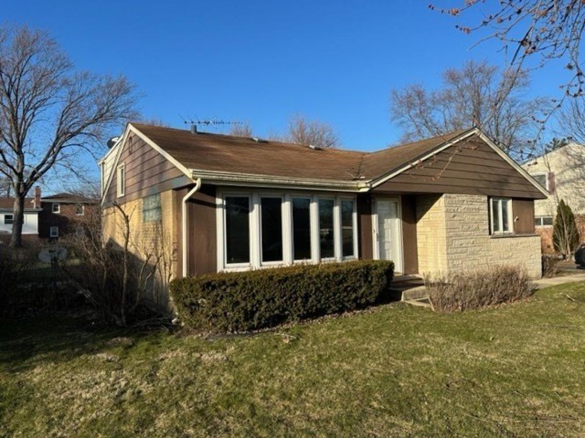 Picture of Home For Sale in Mount Prospect, Illinois, United States