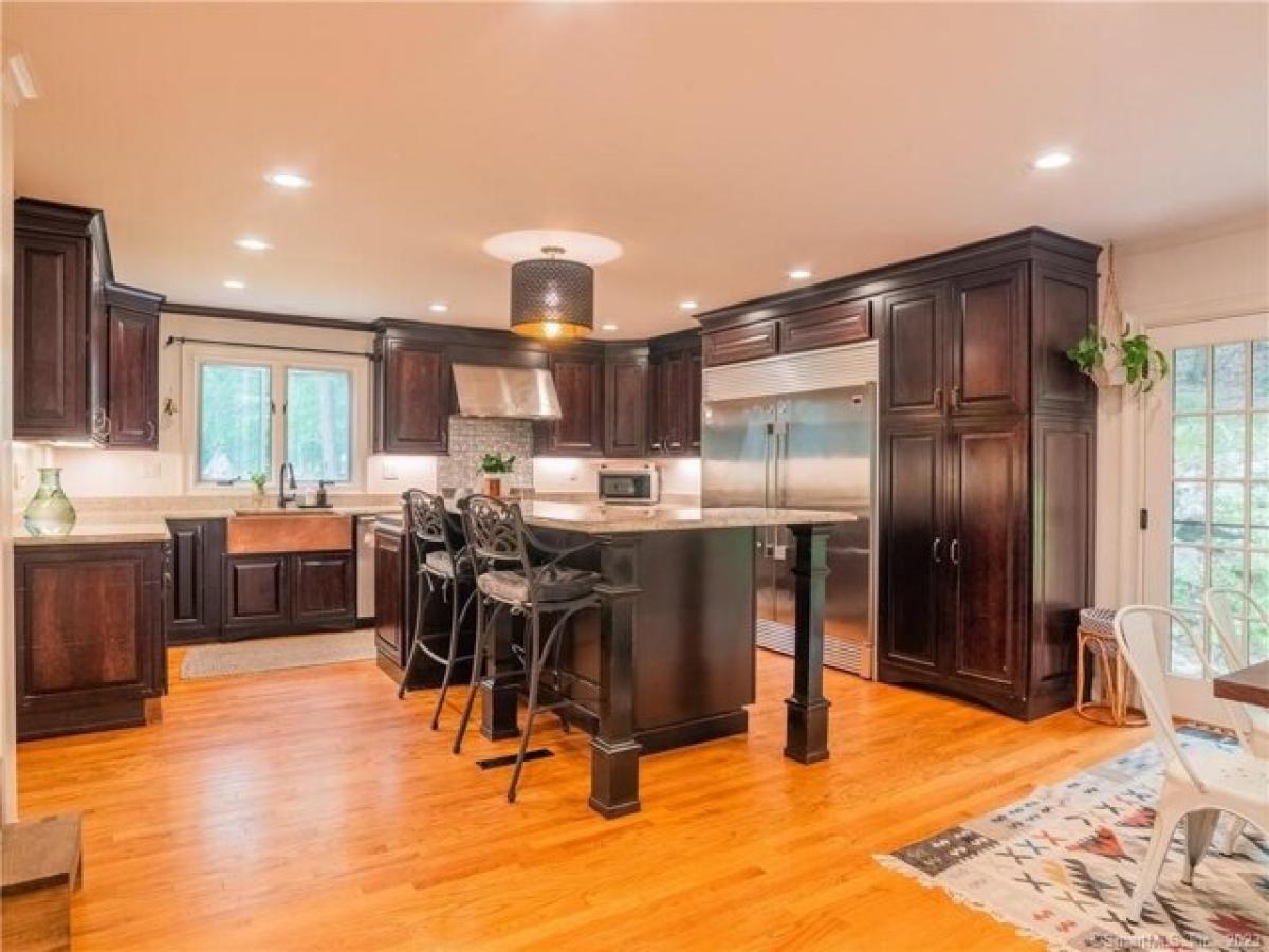Picture of Home For Sale in New Fairfield, Connecticut, United States