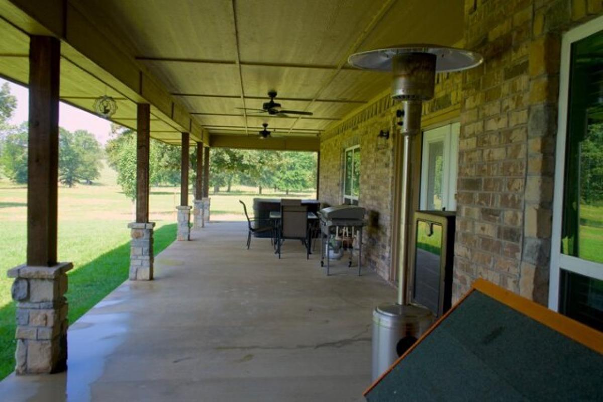 Picture of Home For Sale in Boswell, Oklahoma, United States