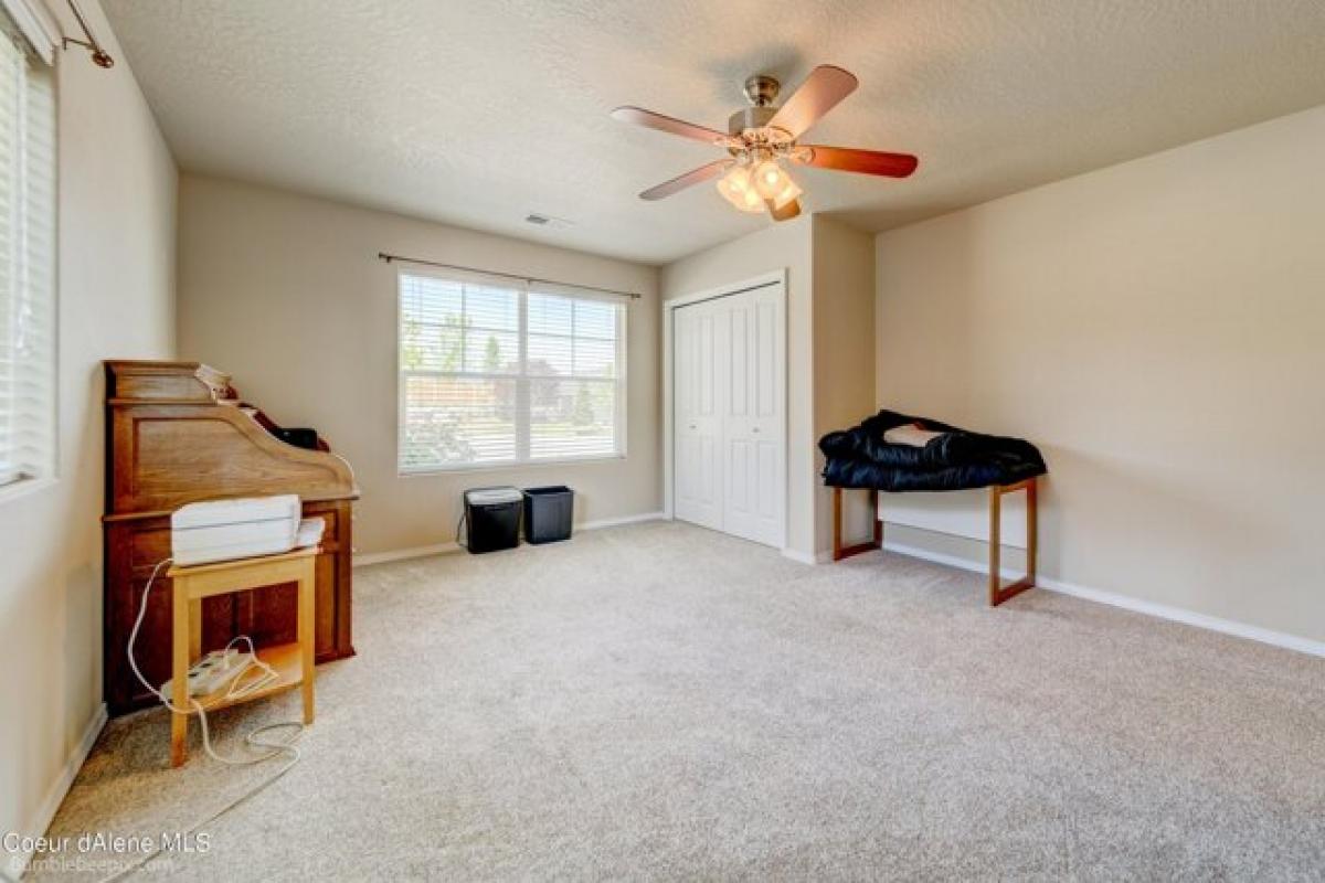Picture of Home For Sale in Post Falls, Idaho, United States