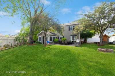 Home For Sale in Warrenville, Illinois