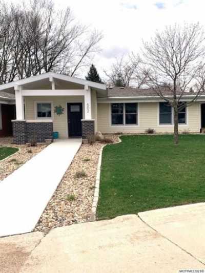 Home For Sale in Clear Lake, Iowa
