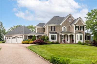 Home For Sale in Glastonbury, Connecticut