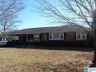 Home For Sale in Sylacauga, Alabama