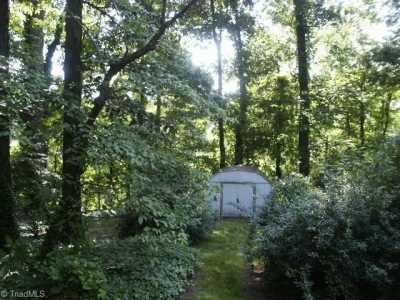 Home For Sale in Pleasant Garden, North Carolina