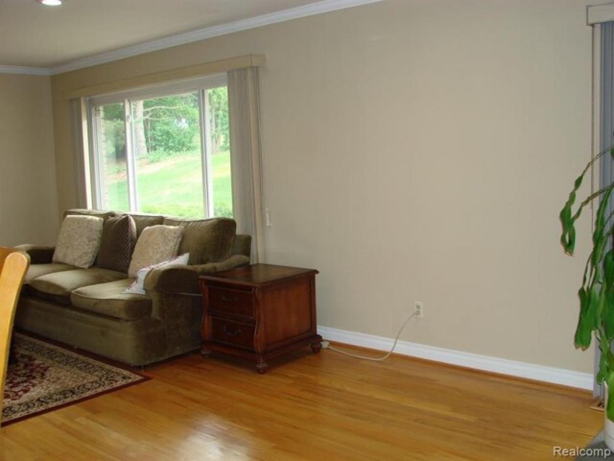 Picture of Home For Sale in Farmington, Michigan, United States