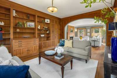 Home For Sale in Bainbridge Island, Washington