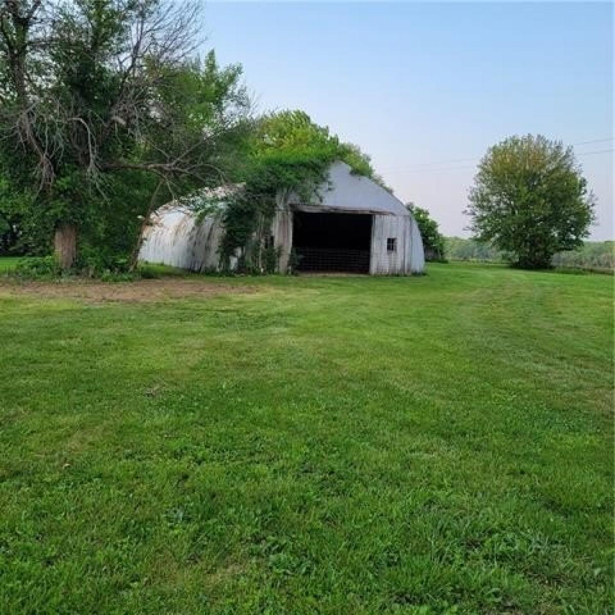 Picture of Home For Sale in Higginsville, Missouri, United States