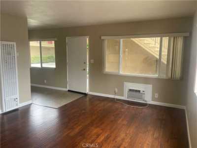 Apartment For Rent in Pomona, California