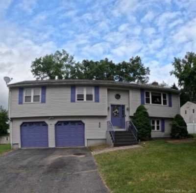 Home For Sale in Windsor, Connecticut