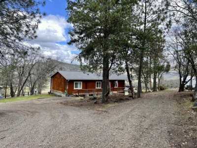 Home For Sale in Eagle Point, Oregon