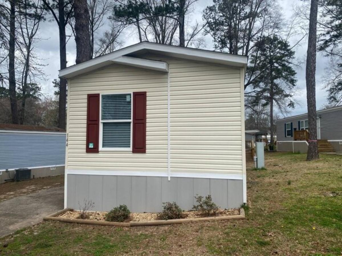 Picture of Home For Sale in Hampton, Georgia, United States