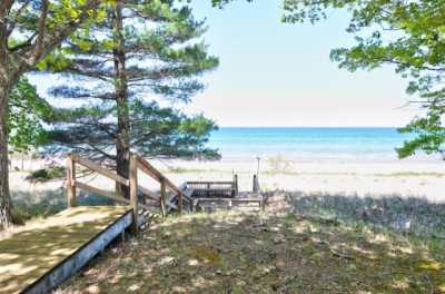 Home For Sale in Pentwater, Michigan