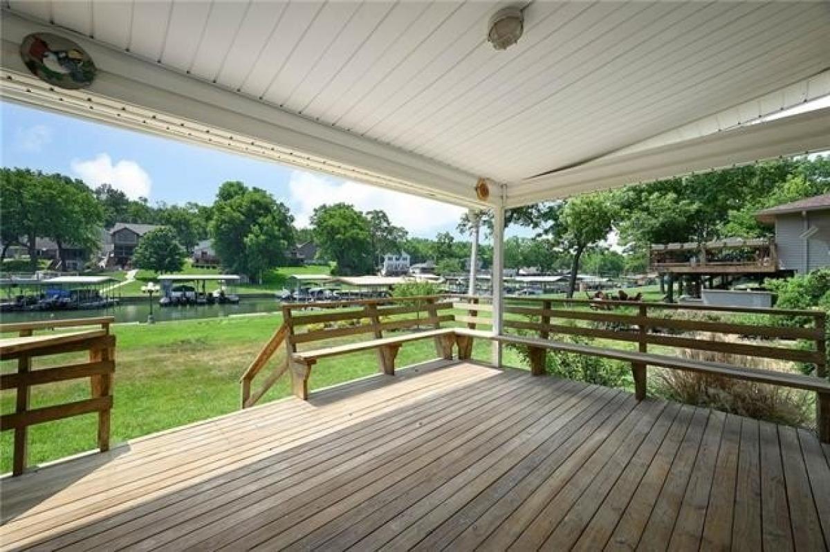 Picture of Home For Sale in Lake Lotawana, Missouri, United States