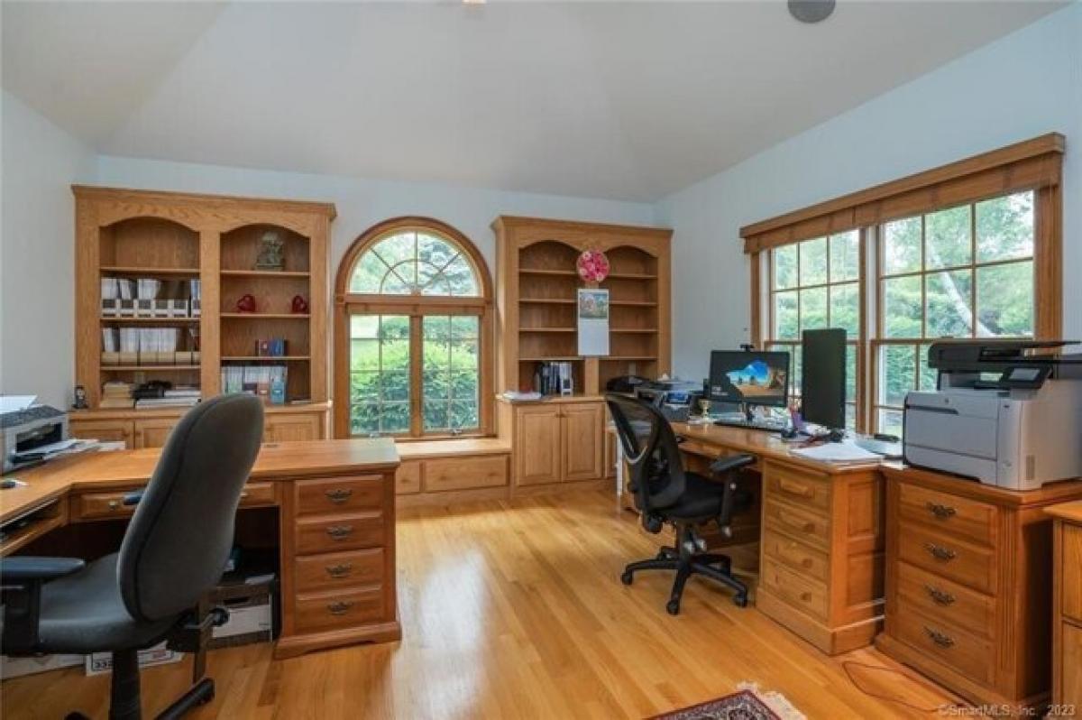 Picture of Home For Sale in Somers, Connecticut, United States