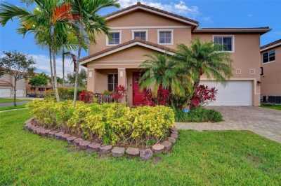 Home For Sale in Miami Gardens, Florida