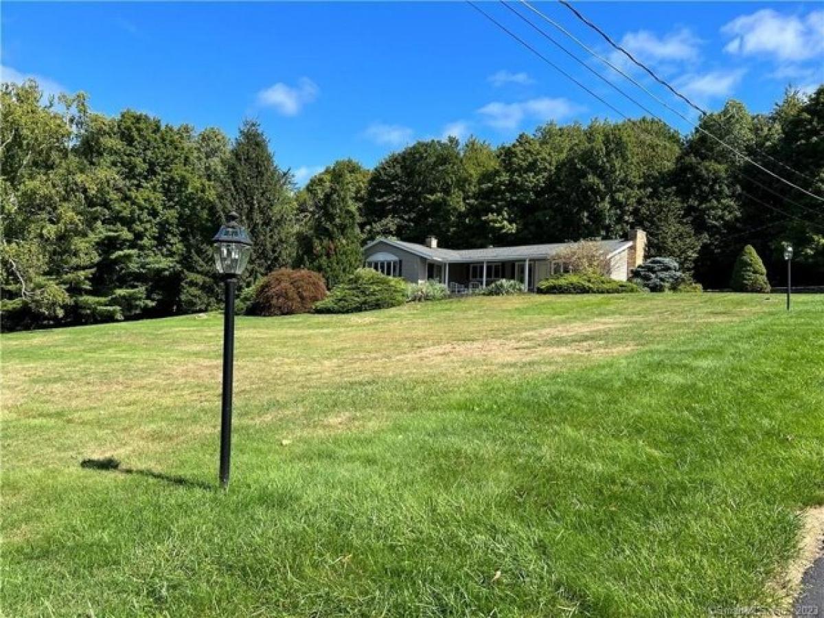 Picture of Home For Sale in Watertown, Connecticut, United States