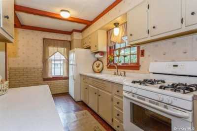 Home For Sale in Mineola, New York