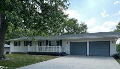 Home For Sale in Osceola, Iowa