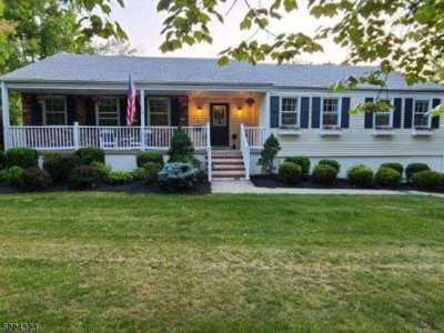 Home For Sale in Mendham, New Jersey