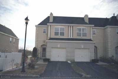 Home For Sale in Wayne, New Jersey