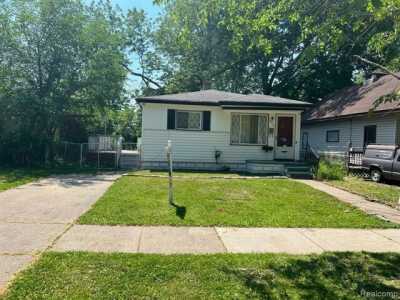 Home For Sale in Dearborn Heights, Michigan