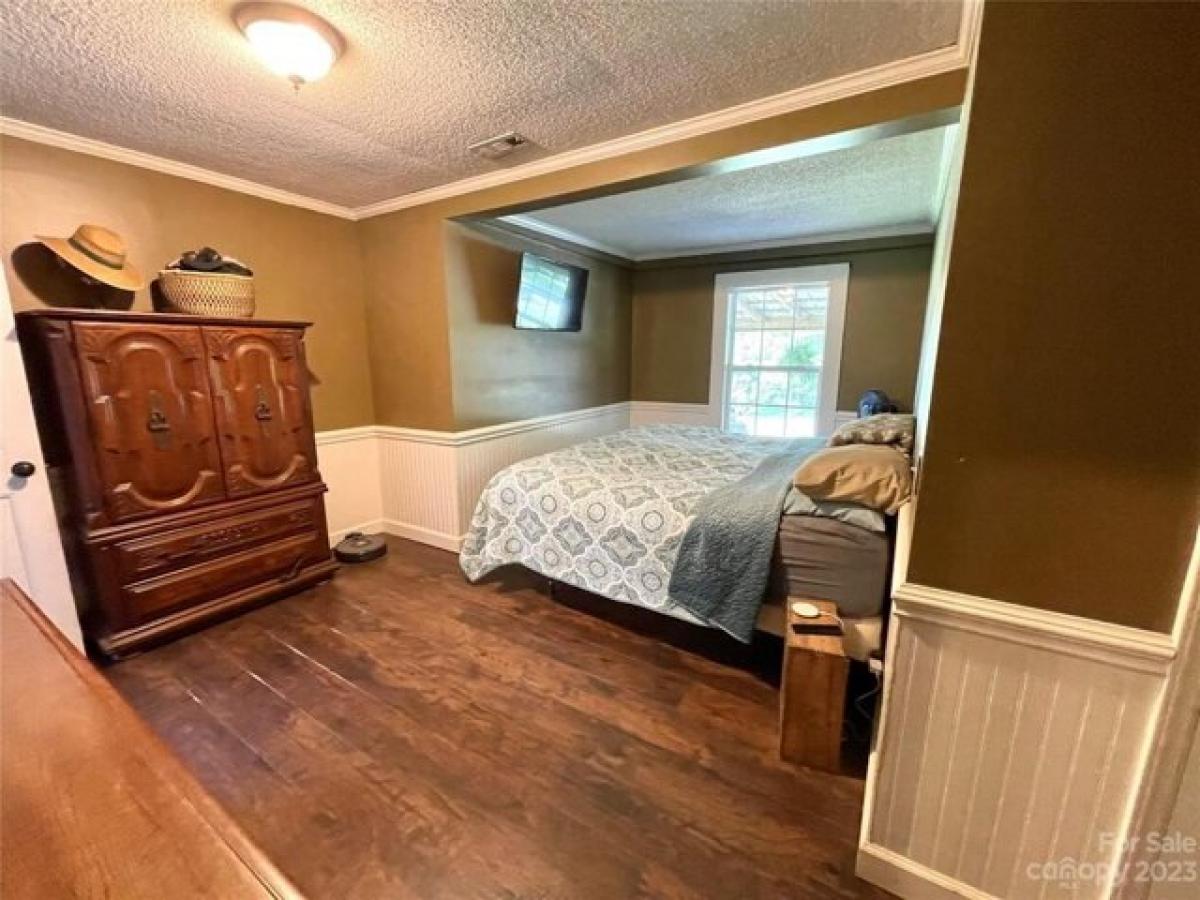 Picture of Home For Sale in Hiddenite, North Carolina, United States
