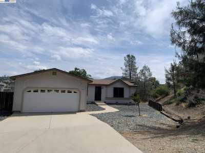 Home For Sale in Soulsbyville, California
